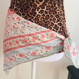 Oscar de la Renta 31 inch square floral scarf